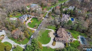 2 Alford Drive, Saddle River, NJ 07458