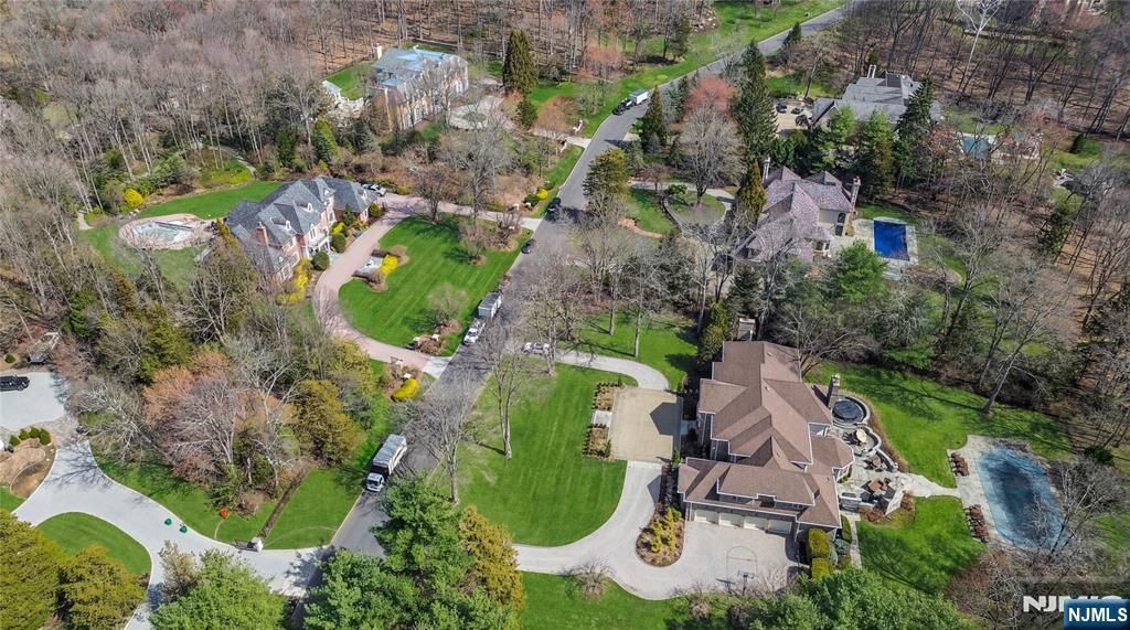 2 Alford Drive, Saddle River, NJ 07458