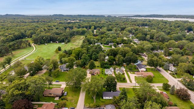 798 Myrtle Avenue, Holland City, MI 49423