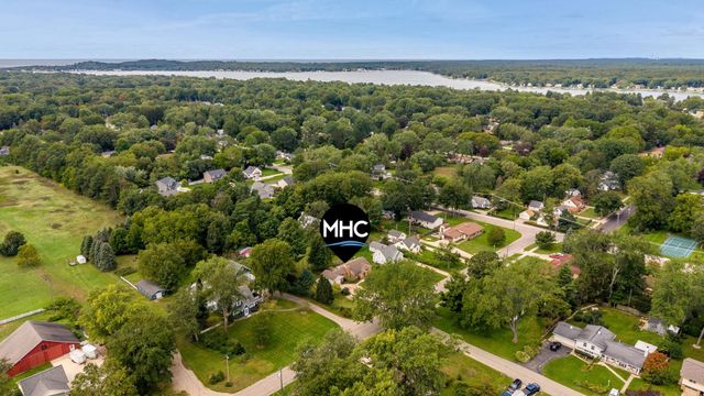 798 Myrtle Avenue, Holland City, MI 49423
