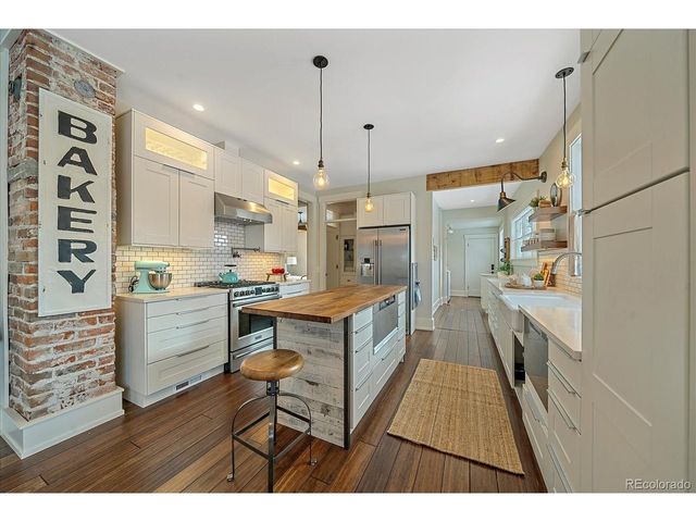 5716 Saulsbury St, Arvada, CO 80002