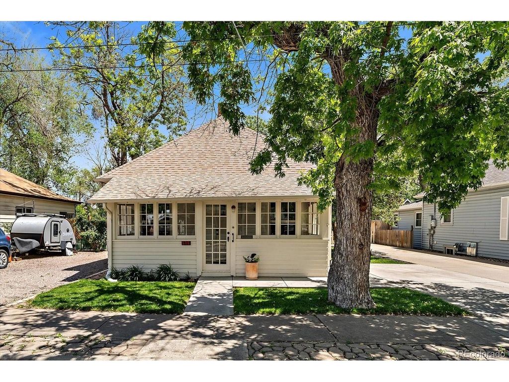 5716 Saulsbury St, Arvada, CO 80002