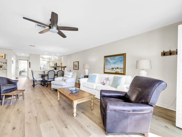 520 Gulf Shore Drive UNIT 111, Destin, FL 32541