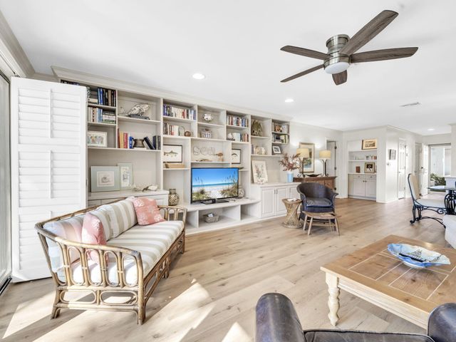 520 Gulf Shore Drive UNIT 111, Destin, FL 32541