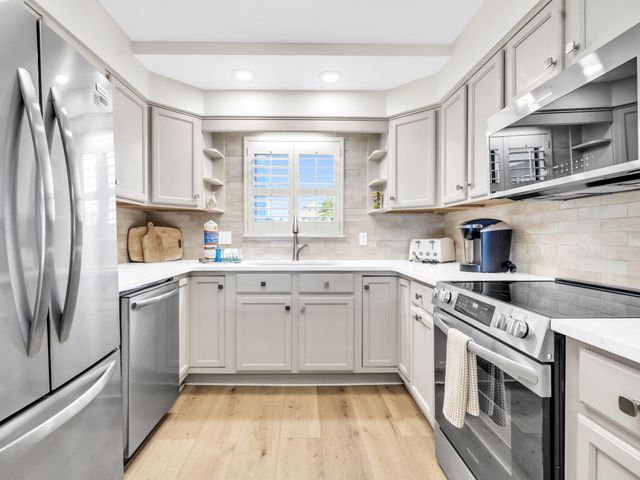 520 Gulf Shore Drive UNIT 111, Destin, FL 32541