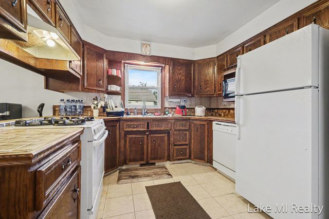 102 Sluyter Street SE, Kentwood, MI 49548