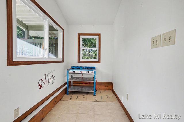 102 Sluyter Street SE, Kentwood, MI 49548