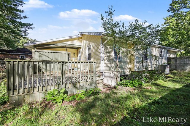 102 Sluyter Street SE, Kentwood, MI 49548