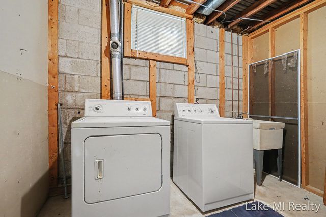 102 Sluyter Street SE, Kentwood, MI 49548