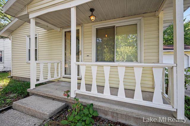 102 Sluyter Street SE, Kentwood, MI 49548
