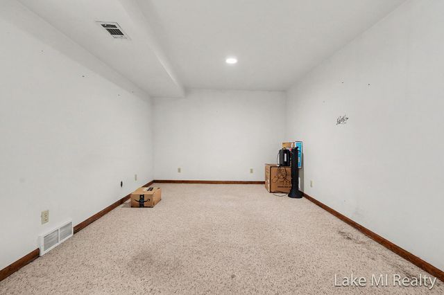 102 Sluyter Street SE, Kentwood, MI 49548