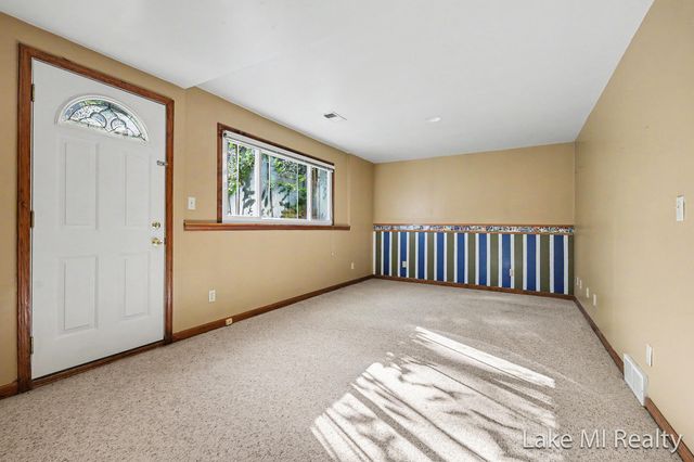 102 Sluyter Street SE, Kentwood, MI 49548