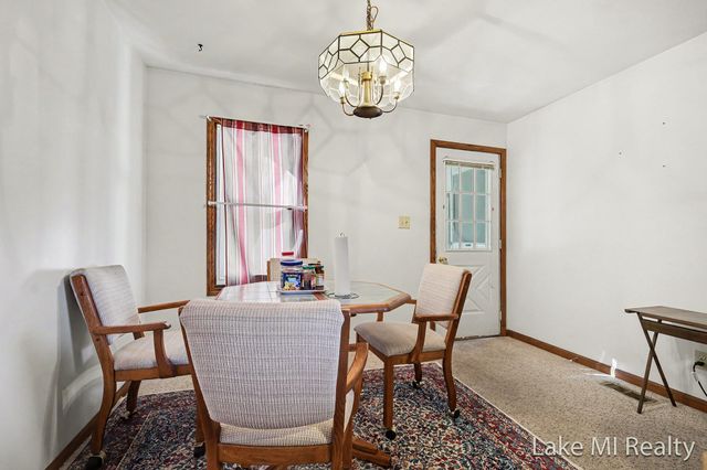 102 Sluyter Street SE, Kentwood, MI 49548