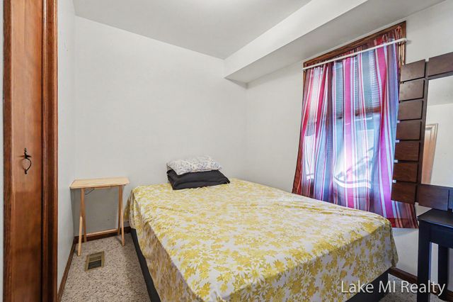 102 Sluyter Street SE, Kentwood, MI 49548