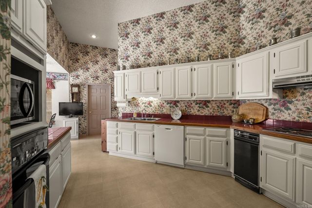 3045 St Charles Drive, Conway, AR 72034