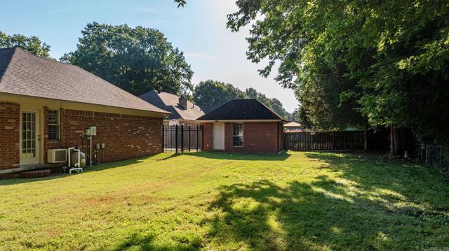 3045 St Charles Drive, Conway, AR 72034