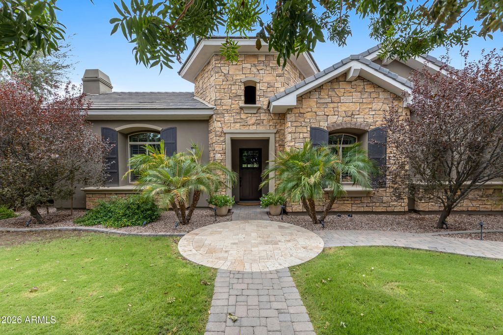 2103 E CRESCENT Way, Gilbert, AZ 85298 — exterior