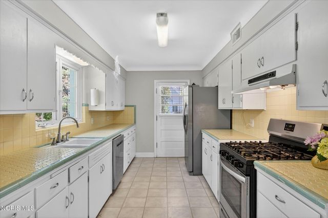 3700 W Bancroft Street, Ottawa Hills, OH 43606