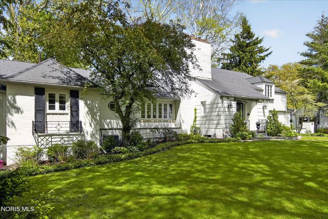 3700 W Bancroft Street, Ottawa Hills, OH 43606
