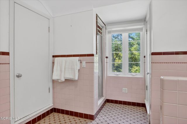 3700 W Bancroft Street, Ottawa Hills, OH 43606
