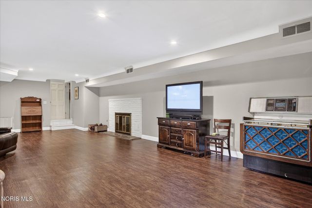 3700 W Bancroft Street, Ottawa Hills, OH 43606