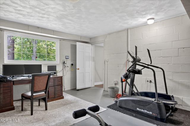 3700 W Bancroft Street, Ottawa Hills, OH 43606