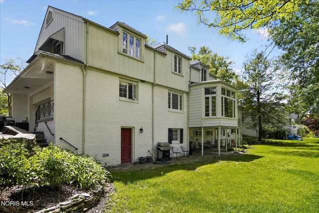 3700 W Bancroft Street, Ottawa Hills, OH 43606