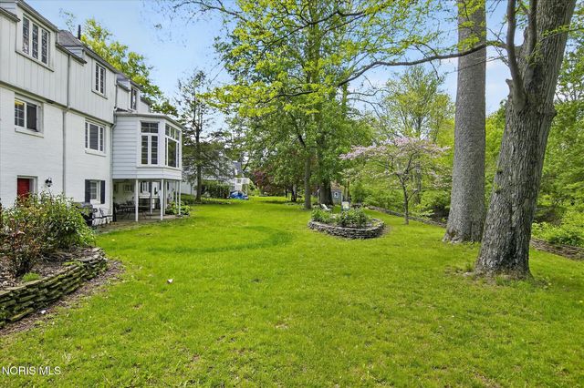 3700 W Bancroft Street, Ottawa Hills, OH 43606
