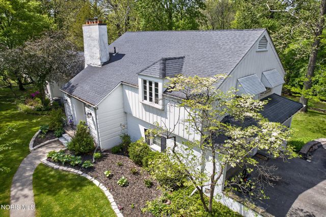 3700 W Bancroft Street, Ottawa Hills, OH 43606