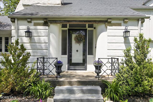 3700 W Bancroft Street, Ottawa Hills, OH 43606