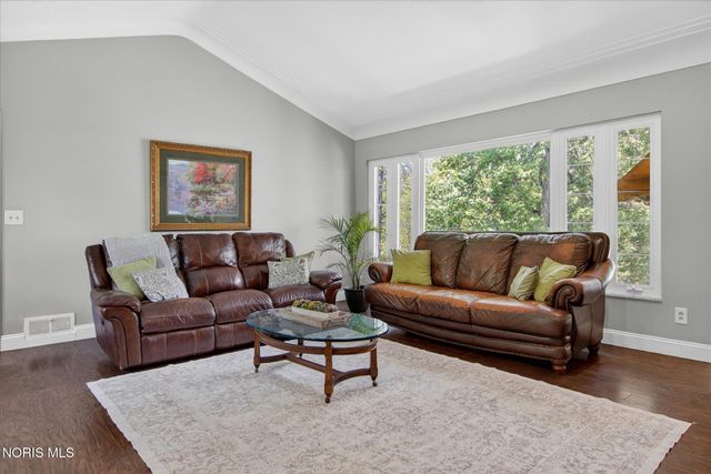 3700 W Bancroft Street, Ottawa Hills, OH 43606