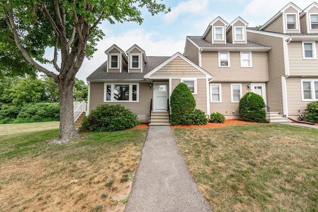 87 Merrimack Meadows Ln 87, Tewksbury, MA 01876