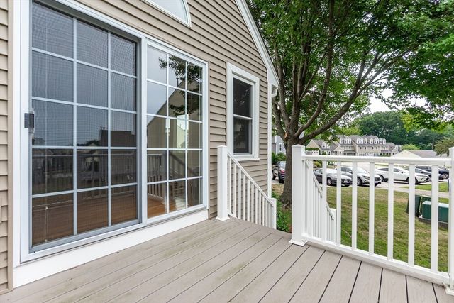 87 Merrimack Meadows Ln 87, Tewksbury, MA 01876