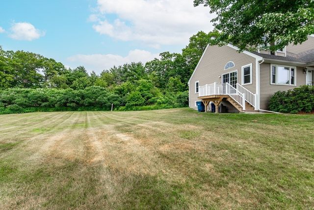 87 Merrimack Meadows Ln 87, Tewksbury, MA 01876