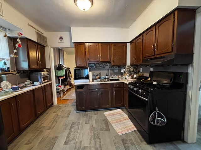 11690 Gallagher Street, Hamtramck, MI 48212
