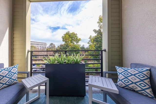 3044 Mawing Road, San Mateo, CA 94403