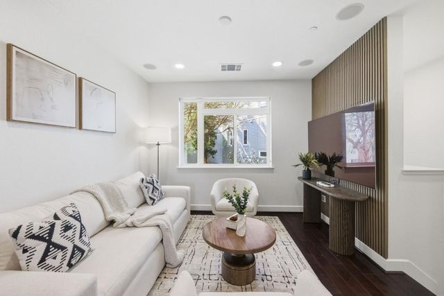 3044 Mawing Road, San Mateo, CA 94403