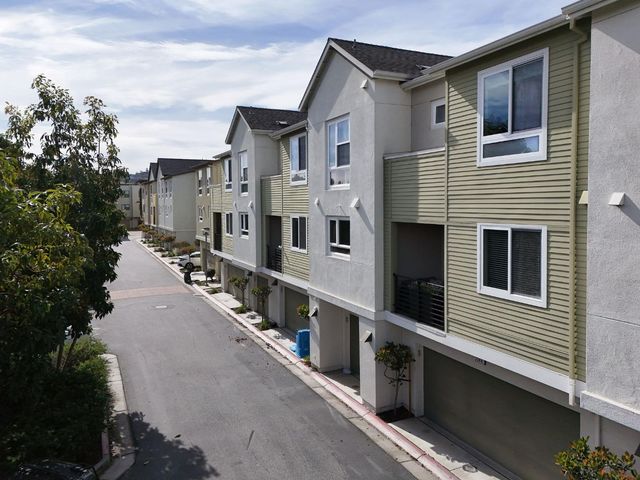 3044 Mawing Road, San Mateo, CA 94403