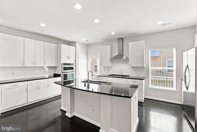 9652 PULLMAN PL, Fairfax, VA 22031