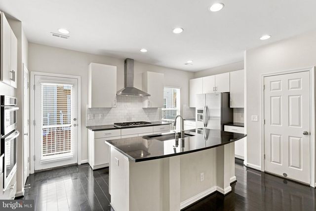 9652 PULLMAN PL, Fairfax, VA 22031