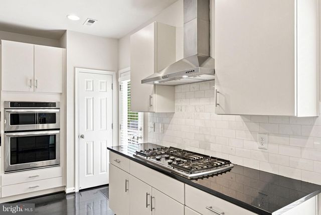9652 PULLMAN PL, Fairfax, VA 22031