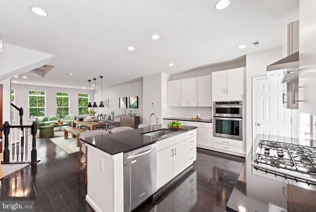 9652 PULLMAN PL, Fairfax, VA 22031