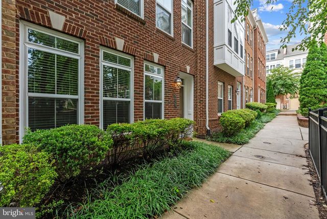 9652 PULLMAN PL, Fairfax, VA 22031