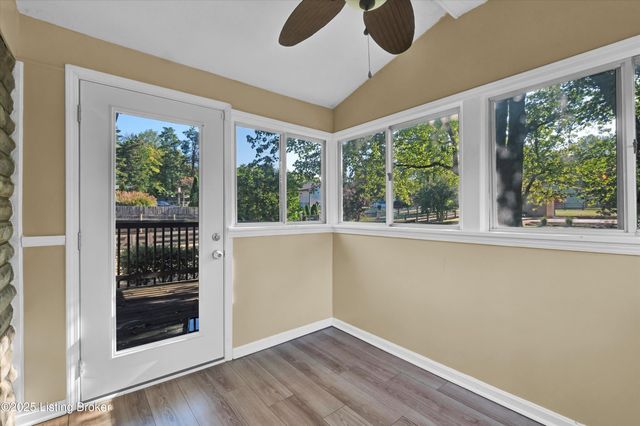 9305 Hi View Ln, Louisville, KY 40272