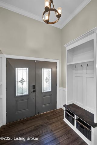 9305 Hi View Ln, Louisville, KY 40272