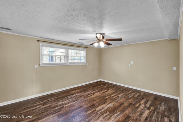 9305 Hi View Ln, Louisville, KY 40272