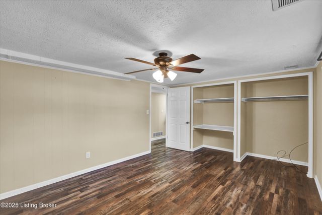 9305 Hi View Ln, Louisville, KY 40272