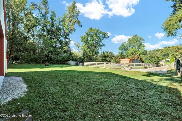 9305 Hi View Ln, Louisville, KY 40272