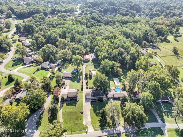 9305 Hi View Ln, Louisville, KY 40272