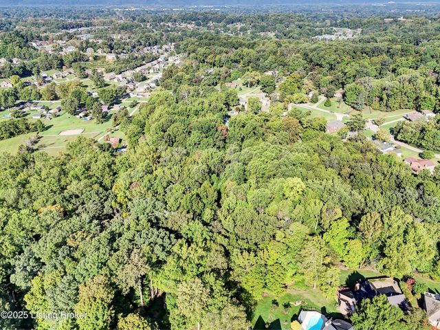 9305 Hi View Ln, Louisville, KY 40272